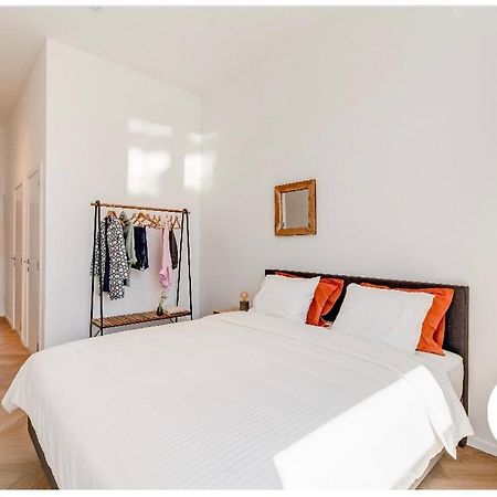 Room Engine Residence Antwerpen Bagian luar foto
