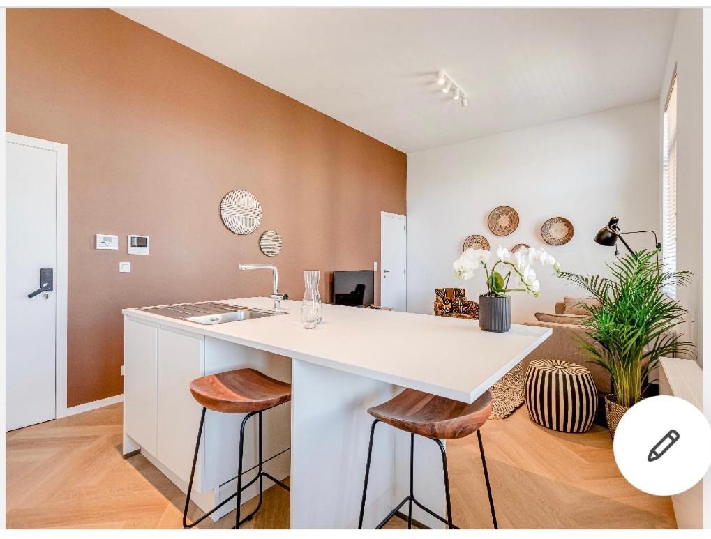 Room Engine Residence Antwerpen Bagian luar foto