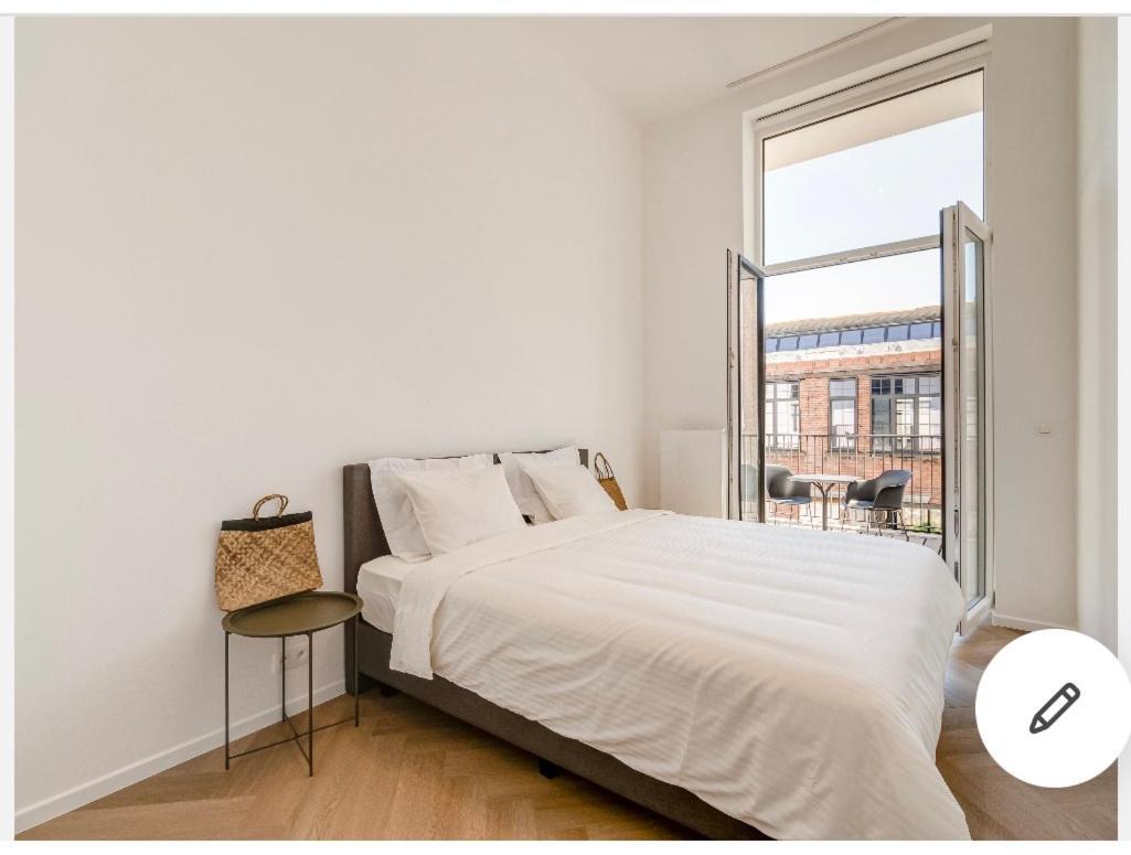 Room Engine Residence Antwerpen Bagian luar foto