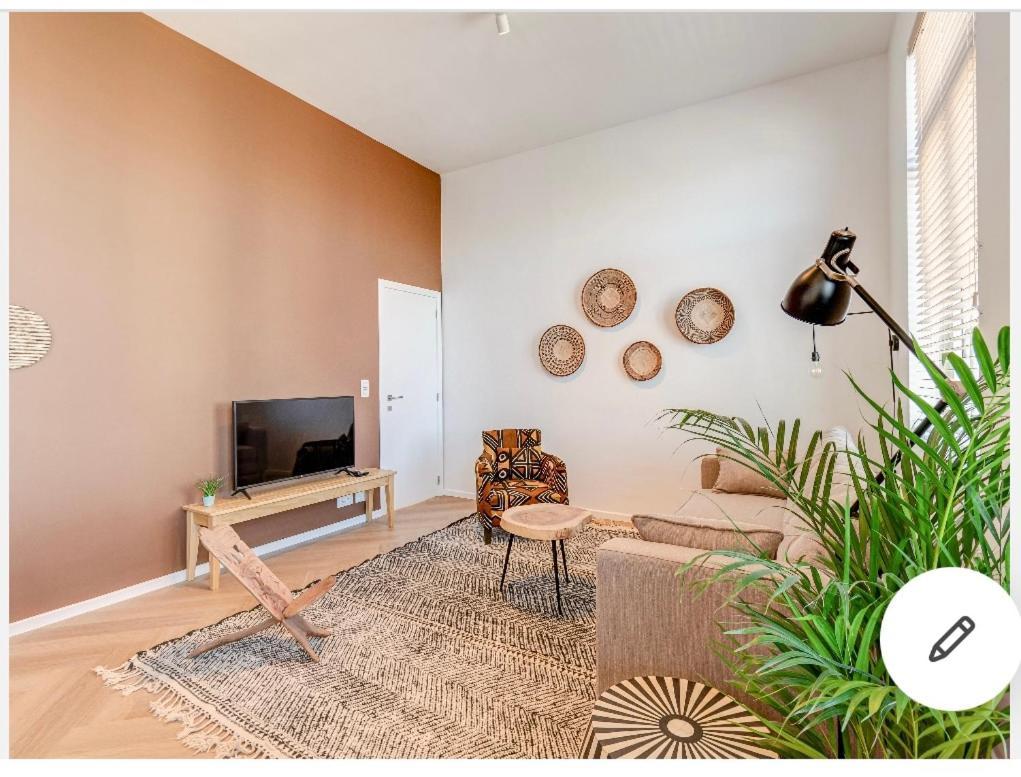 Room Engine Residence Antwerpen Bagian luar foto